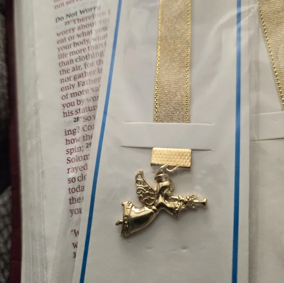 Gold-Plated Christian Bookmarks four faith-inspiring designs. - Picture 2 of 8